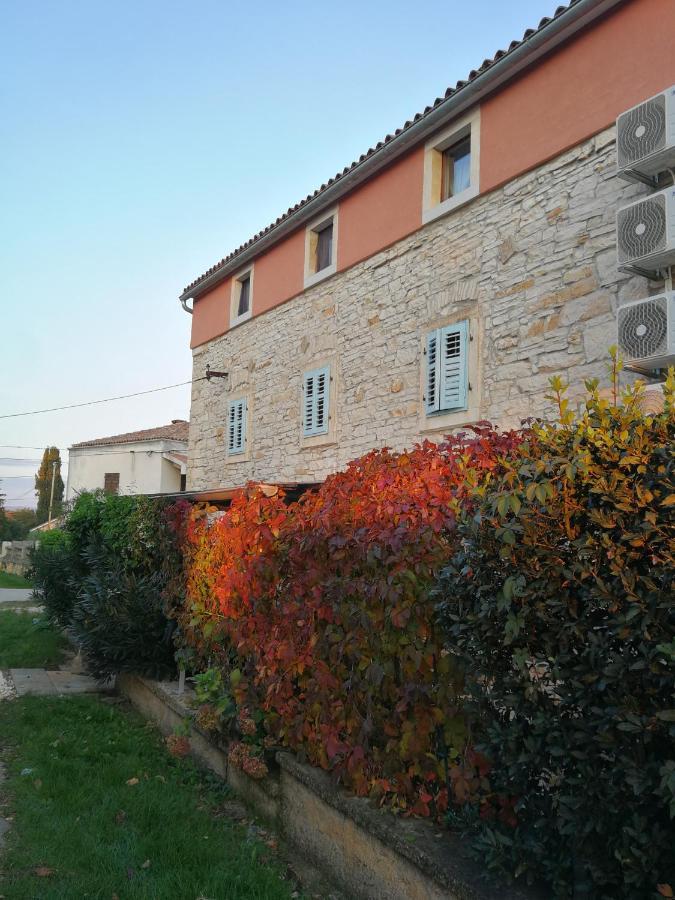 Eti And Mia Holiday Apartments Muntić Exterior foto