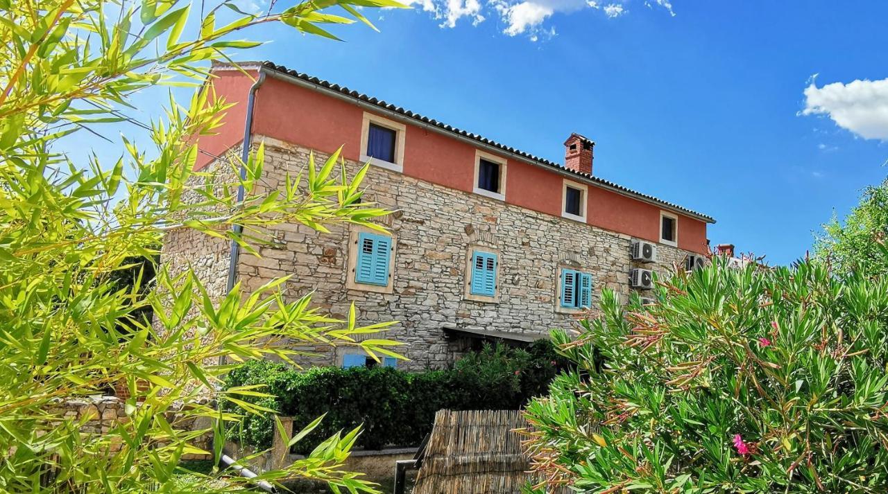Eti And Mia Holiday Apartments Muntić Exterior foto